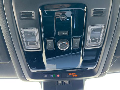 New 2026 Chevrolet Suburban LT w/ Comfort Package AWD/4WD image 31