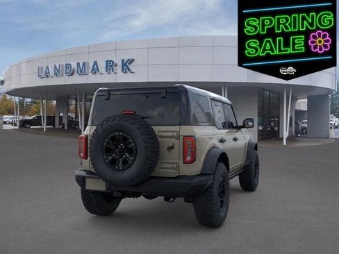 New 2025 Ford Bronco Badlands image 9