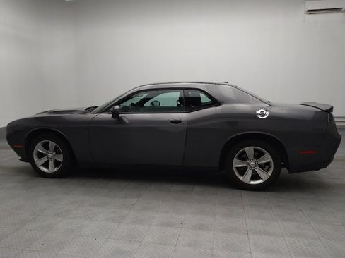 Used 2019 Dodge Challenger SXT w/ Driver Convenience Group RWD image 3