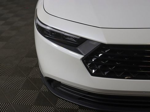 Certified 2025 Honda Accord SE image 13