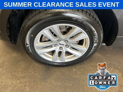 Used 2018 Ford Explorer XLT AWD/4WD image 9