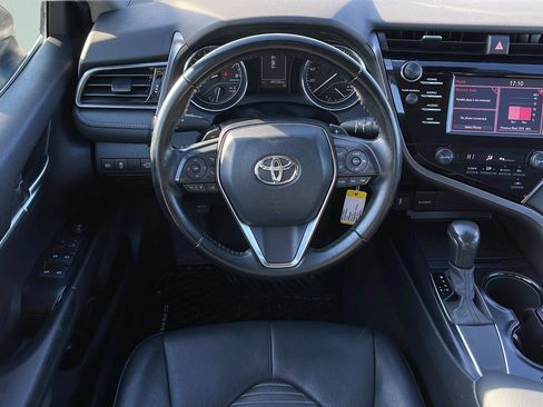 Used 2020 Toyota Camry SE FWD image 9