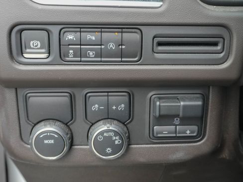 Used 2024 Chevrolet Tahoe LT w/ LT Signature Package image 13