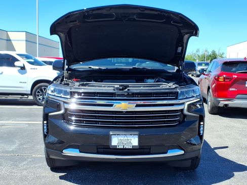 Used 2024 Chevrolet Suburban LT w/ Luxury Package AWD/4WD image 32