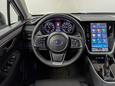 Used 2025 Subaru Outback Premium image 9