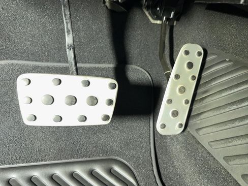 Used 2005 Pontiac GTO RWD image 43