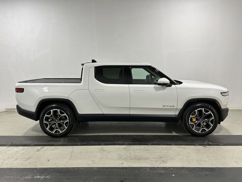 Used 2022 Rivian R1T Adventure image 6
