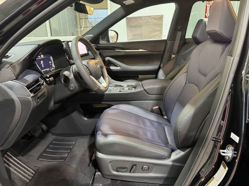 New 2026 INFINITI QX60 Sport image 22