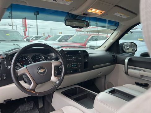 Used 2007 Chevrolet Silverado 1500 LT w/ Towing Package image 24