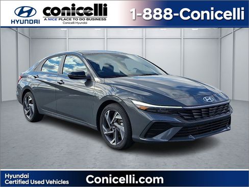 Used 2025 Hyundai Elantra Sport image 1