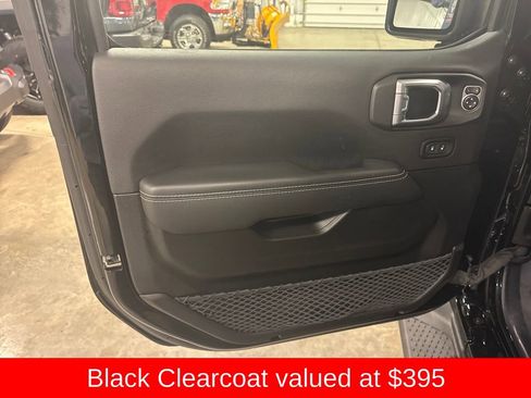 Used 2022 Jeep Gladiator Overland w/ Popular Equipment Package image 11