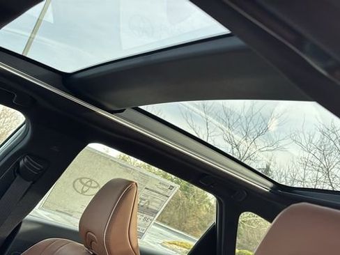 New 2026 Toyota Crown Signia image 11