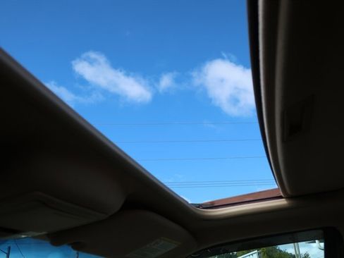 Used 2012 Ford Expedition XLT image 25