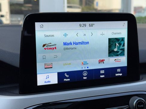 Used 2021 Ford Escape SEL w/ Technology Package FWD image 18