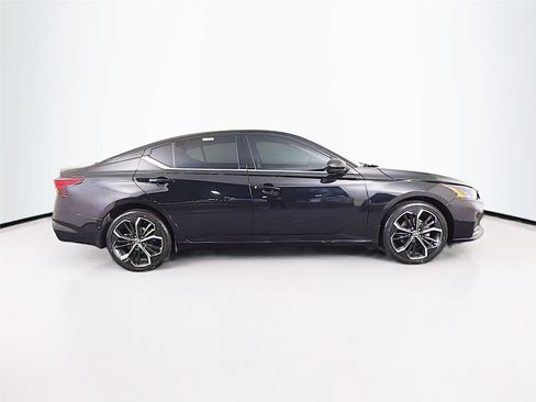Used 2023 Nissan Altima 2.5 SR w/ SR Premium Package AWD/4WD image 8