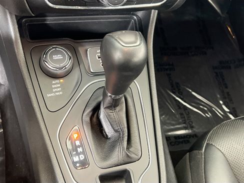 Used 2022 Jeep Cherokee Latitude Lux AWD/4WD image 16