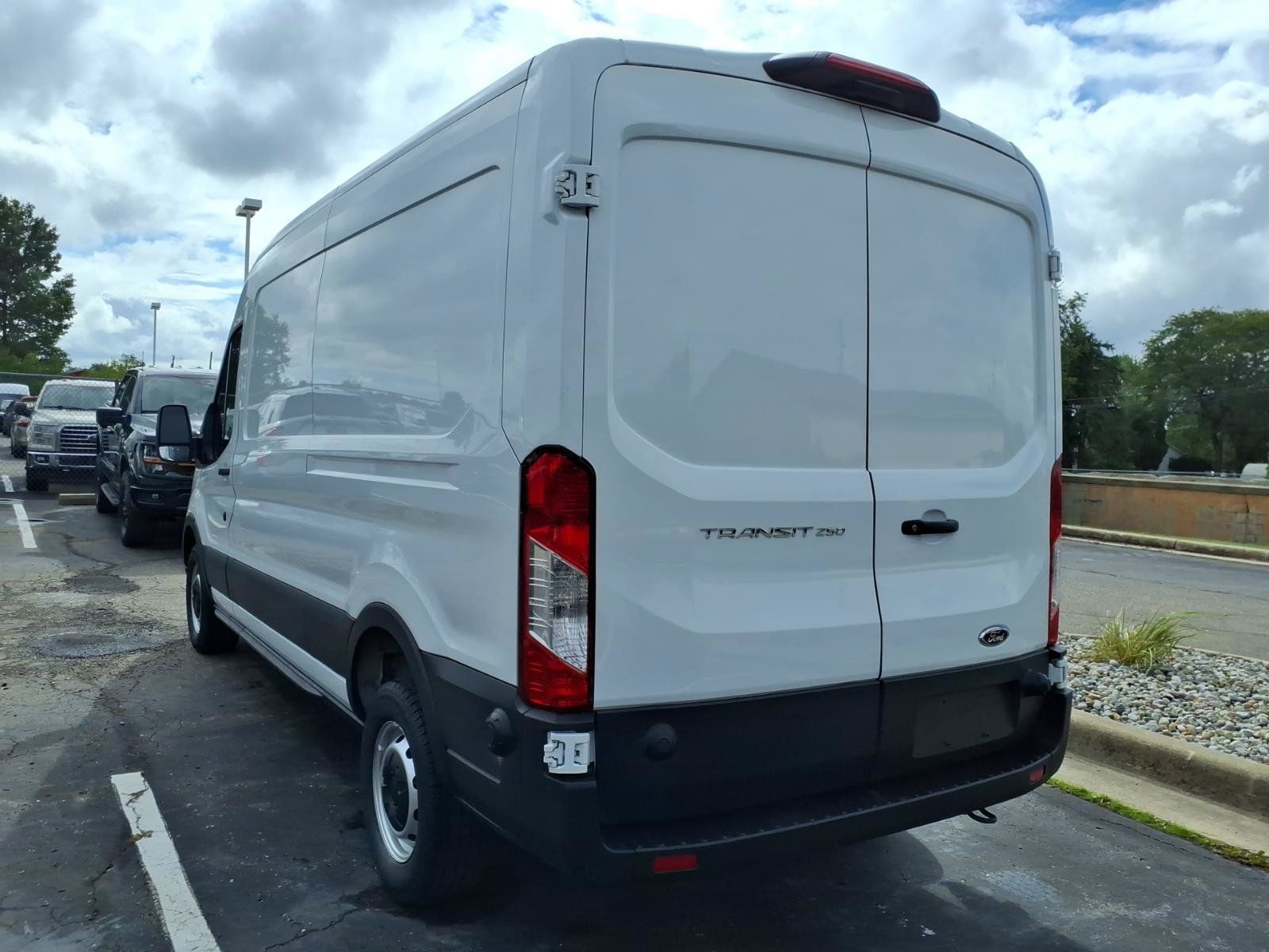 Used 2024 Ford Transit 250 148 Medium Roof w/ Load Area Protection Package RWD image 4