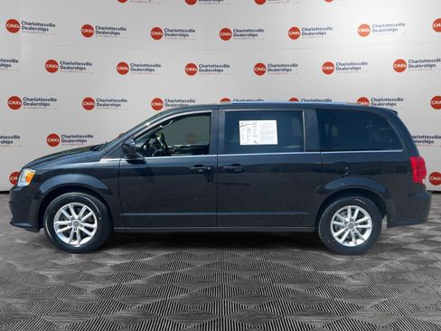 Used 2019 Dodge Grand Caravan SXT FWD image 2