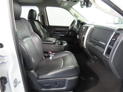 Used 2017 RAM 1500 Laramie image 31