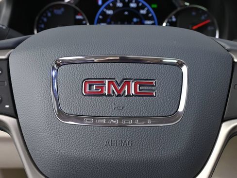 Used 2020 GMC Acadia Denali w/ Denali Ultimate Package AWD/4WD image 36