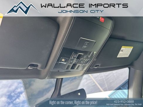 Used 2021 Volkswagen Atlas Cross Sport SE image 17