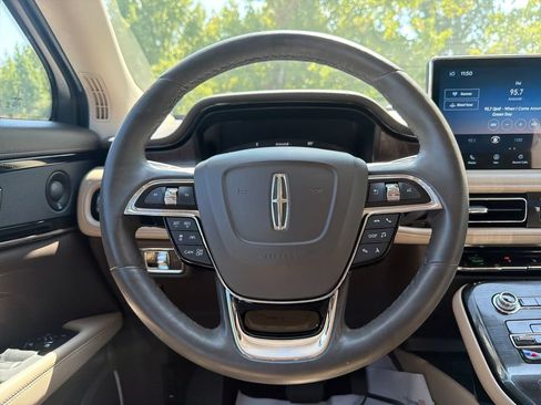 Used 2021 Lincoln Nautilus Reserve w/ Equipment Group 201A AWD/4WD image 17