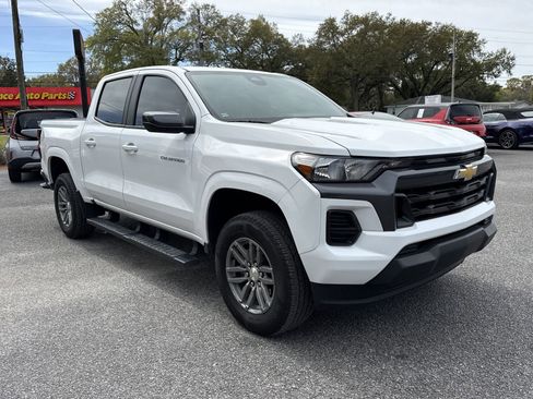 Used 2024 Chevrolet Colorado LT RWD image 7