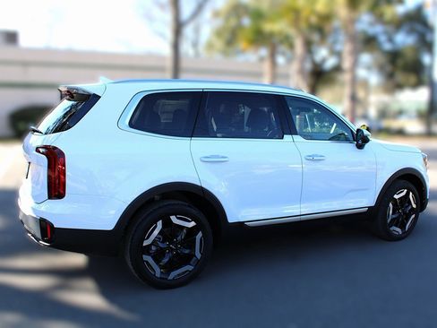 New 2025 Kia Telluride S image 6