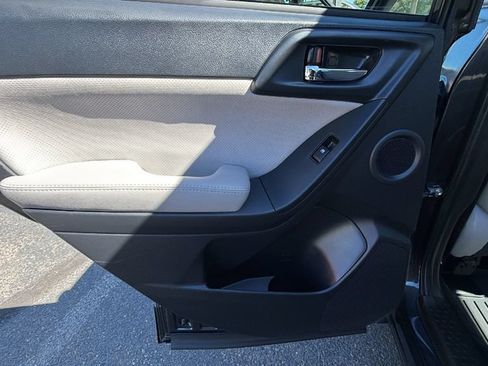 Used 2016 Subaru Forester 2.5i Touring w/ Eyesight & Navigation System AWD/4WD image 14