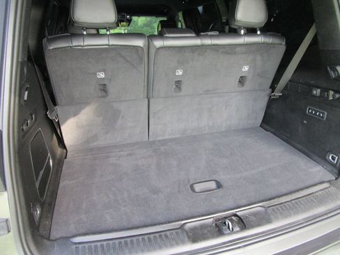 Used 2022 Jeep Wagoneer Series III AWD/4WD image 12