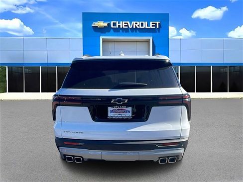 New 2026 Chevrolet Traverse LT w/ LPO, Floor Liner Package image 4