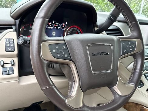 Used 2015 GMC Yukon Denali w/ Premium Package AWD/4WD image 14