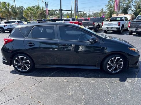 Used 2017 Toyota Corolla iM FWD image 5