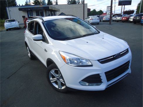 Used 2015 Ford Escape SE w/ Equipment Group 201A AWD/4WD image 4
