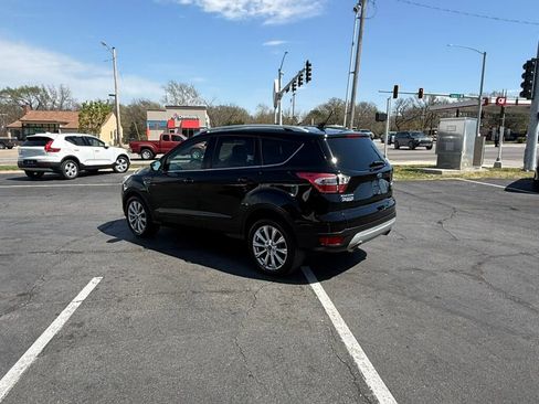 Used 2018 Ford Escape Titanium image 10