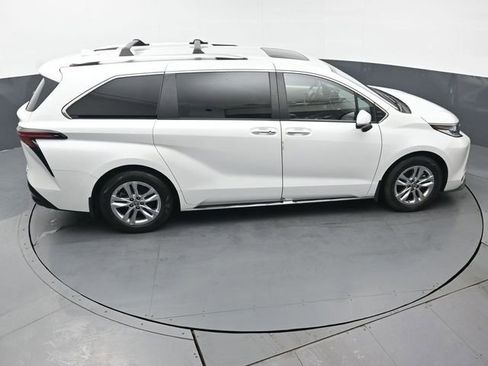 Certified 2023 Toyota Sienna Limited image 48