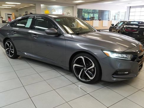Used 2018 Honda Accord Sport image 13