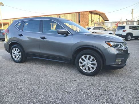 Used 2018 Nissan Rogue S AWD/4WD image 1