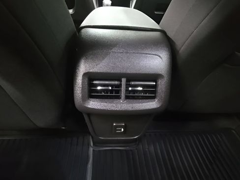 Used 2024 Chevrolet Equinox LT w/ Driver Convenience Package AWD/4WD image 28
