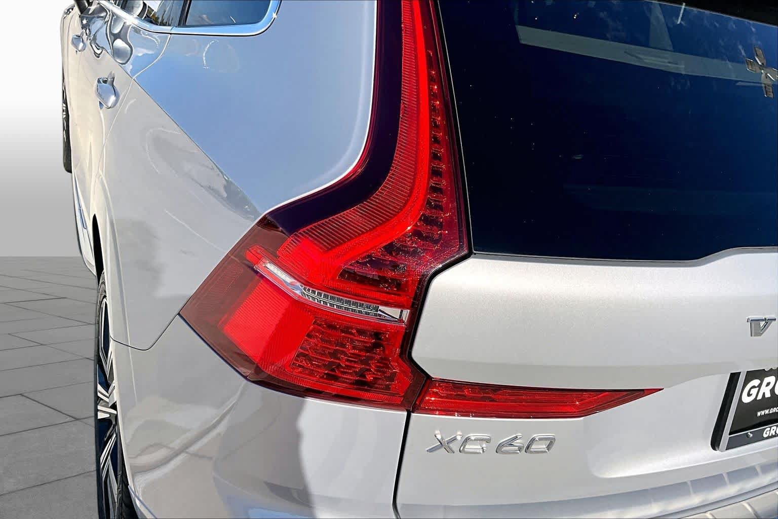 Used 2022 Volvo XC60 B5 Inscription w/ Advanced Package FWD image 25