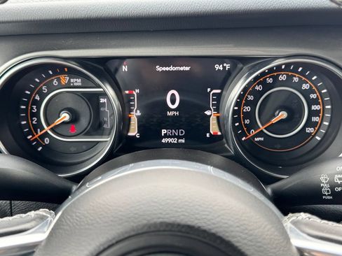 Used 2021 Jeep Wrangler Unlimited Sahara w/ Uconnect 4C Nav & Sound Group AWD/4WD image 22