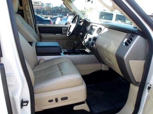 Used 2017 Ford Expedition EL XLT w/ Equipment Group 202A image 10