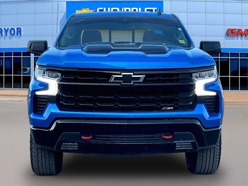 Used 2025 Chevrolet Silverado 1500 LT Trail Boss w/ Convenience Package II image 2