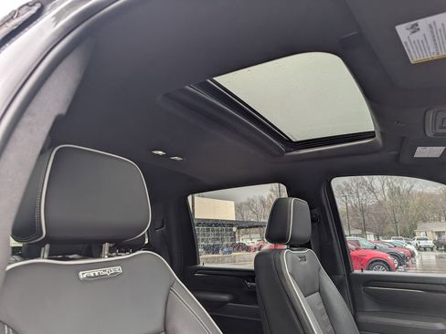 Used 2025 GMC Sierra 2500 AT4X image 8