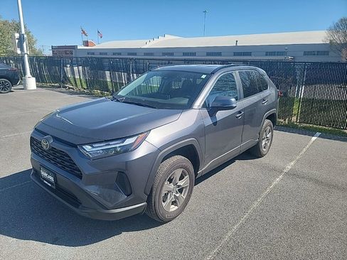 Used 2025 Toyota RAV4 XLE image 4