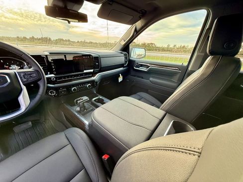 New 2026 GMC Sierra 1500 Elevation w/ Elevation Premium Package AWD/4WD image 15