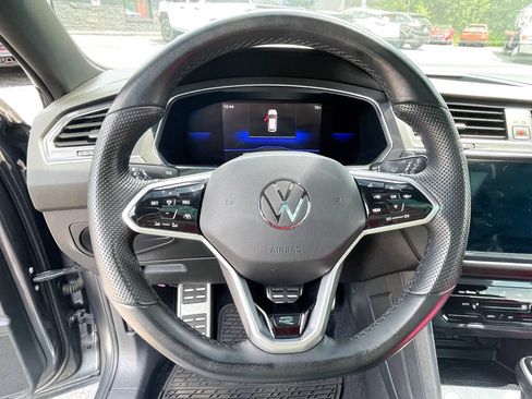 Used 2022 Volkswagen Tiguan SE R-Line FWD image 11
