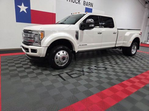 Used 2019 Ford F450 Platinum w/ Platinum Ultimate Package AWD/4WD image 2