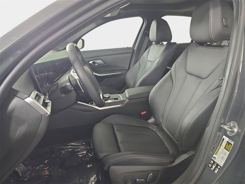 Used 2025 BMW 330i xDrive Sedan w/ Premium Package image 18