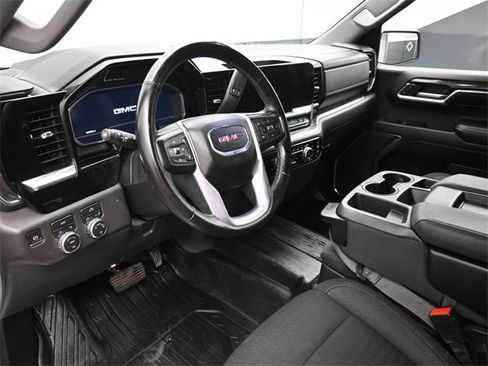 Used 2023 GMC Sierra 1500 SLE image 12